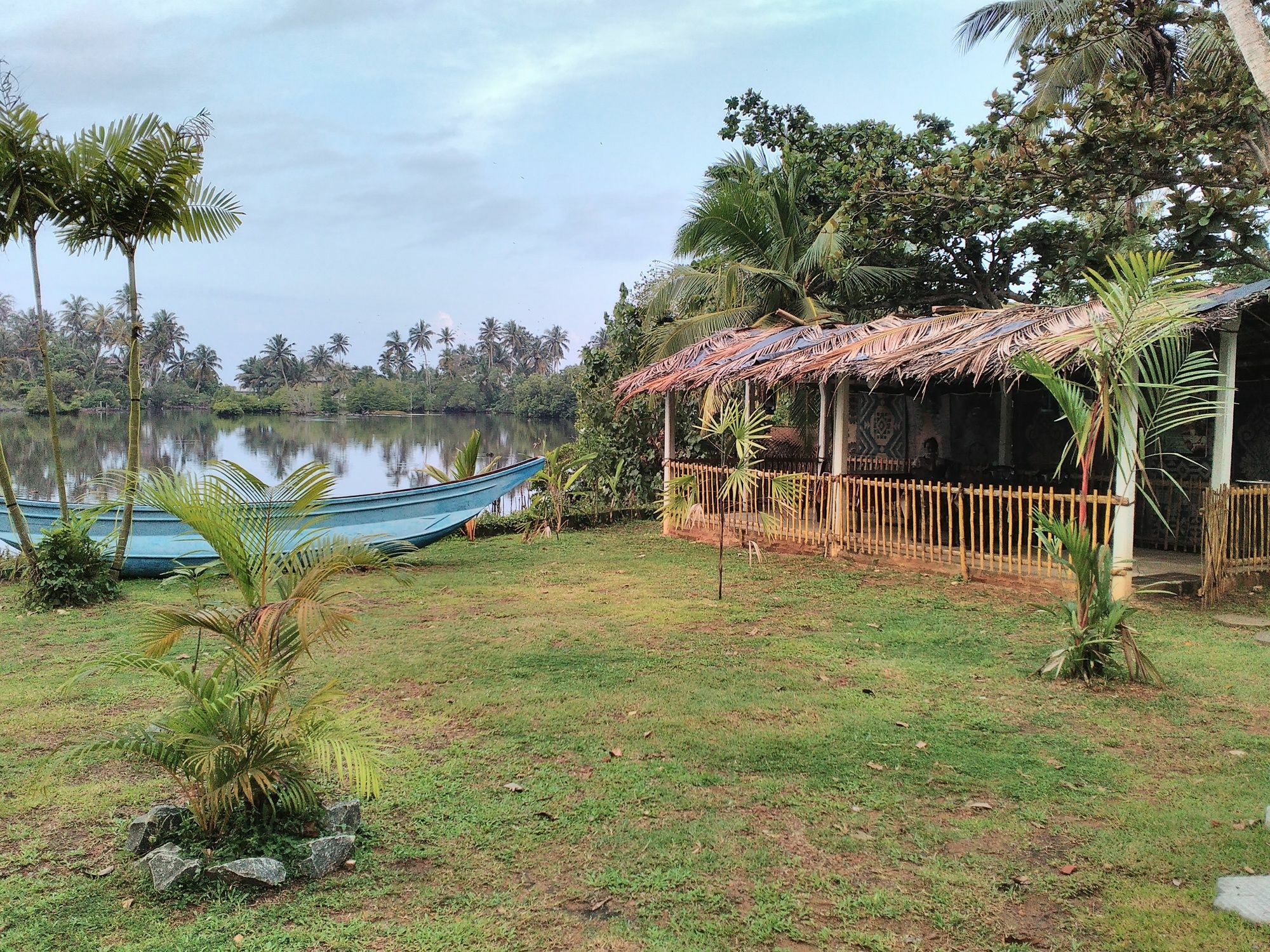 Blue Whale Lagoon Resort Ахангама Экстерьер фото