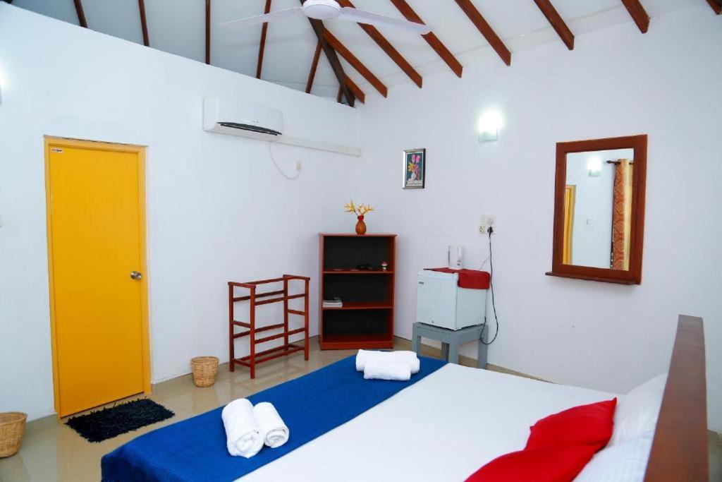 Blue Whale Lagoon Resort Ахангама Экстерьер фото