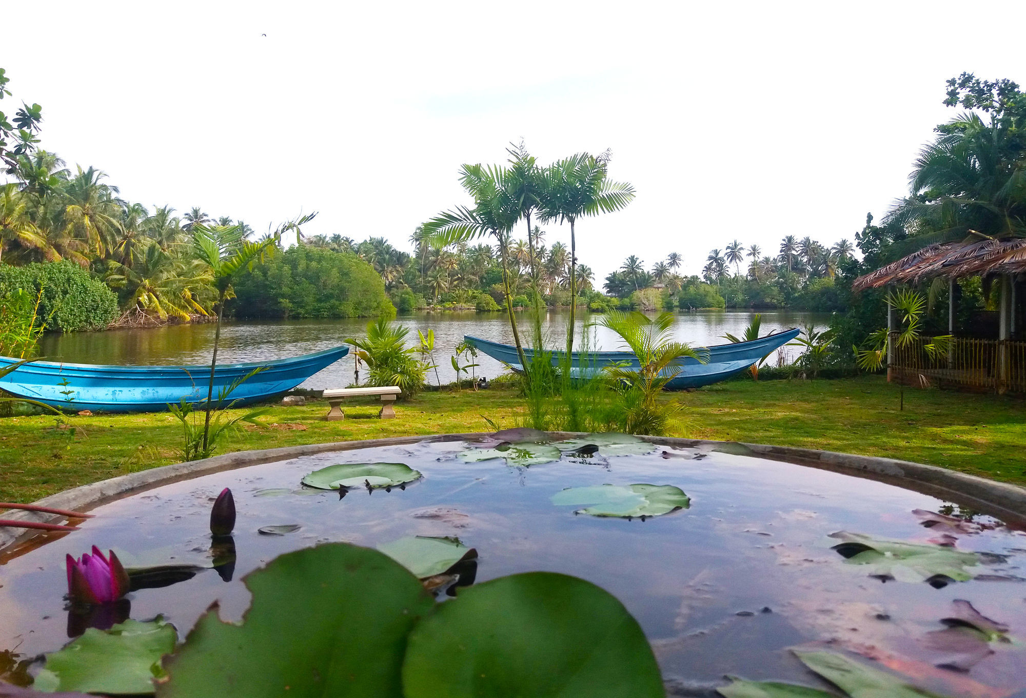Blue Whale Lagoon Resort Ахангама Экстерьер фото